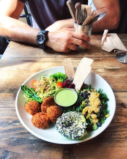 The Good Life Eatery