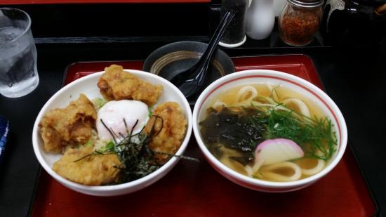 Gokuraku-udon Tku