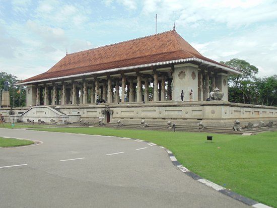 Independence minneshall