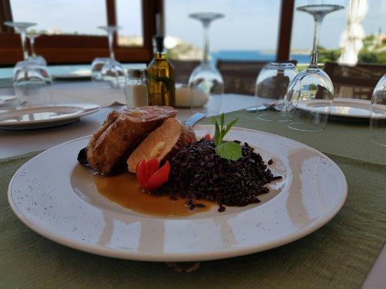 Loutraki Restaurant and Seaside Bar