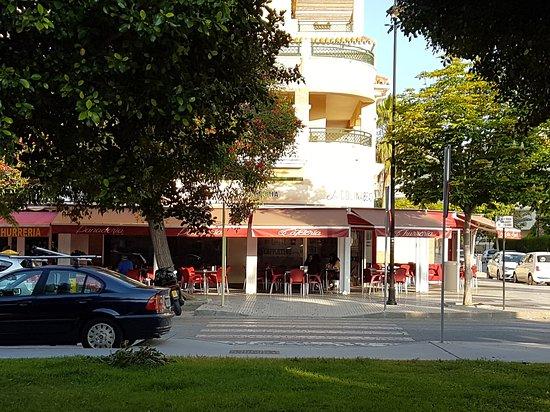 Cafeteria La Colina Beach