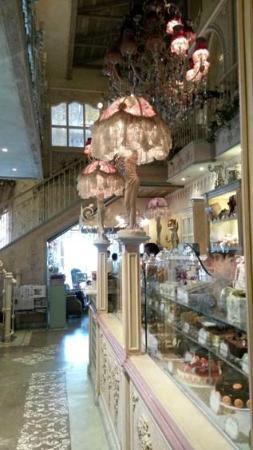 Shakespeare and Co. Arabian Ranches