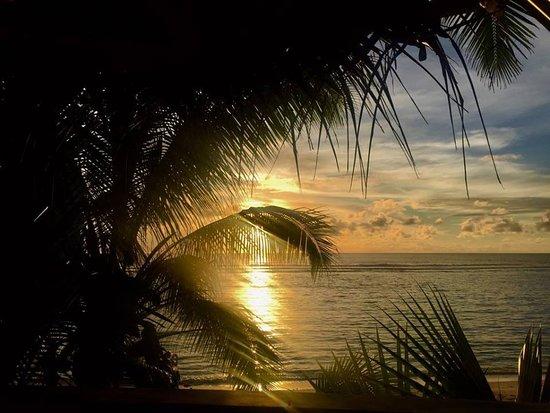 On The Rocks Bar & Eatery