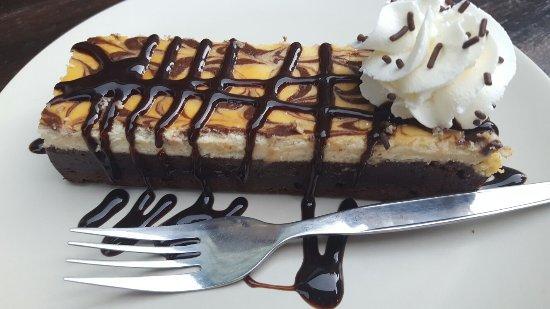 Alice Coffee Shop & Bookstore
