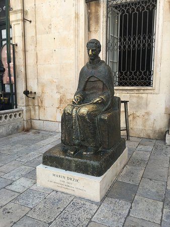 Statue of Marin Drzic
