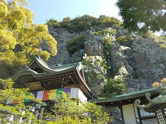 Nishinotakiryusui Temple