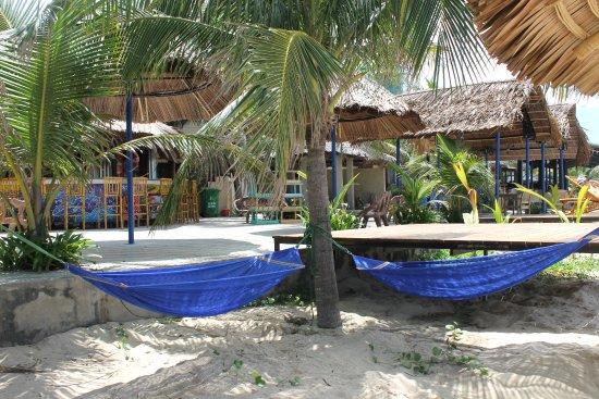 Breeze Bar at The Village