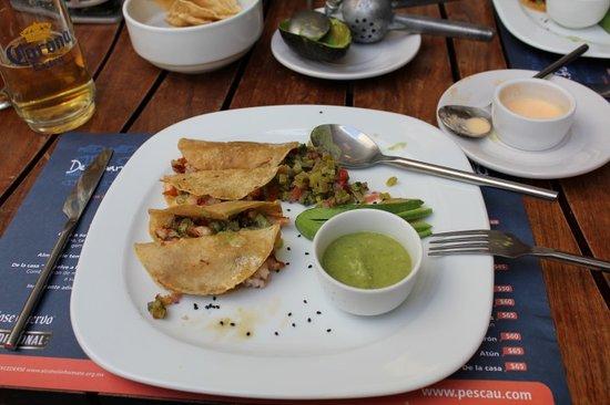 Pescau del mar al bar