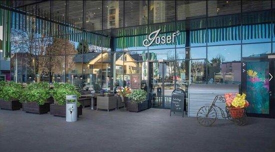 Josef's Cafe-Bistro