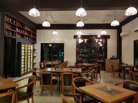 Mondrian Restaurant Cafe