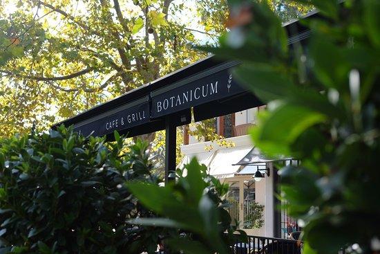 Botanicum Cafe & Grill