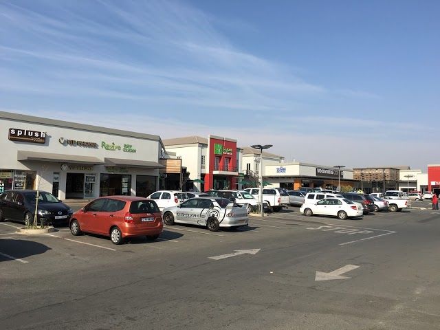 Douglasdale Village köpcentrum