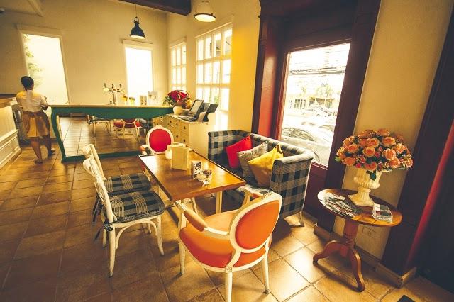 la Baguette French Bakery Cafe & Restaurant