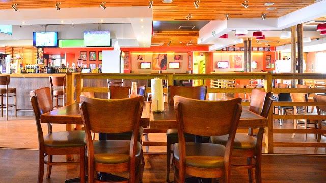 Hooters Willows Crossing