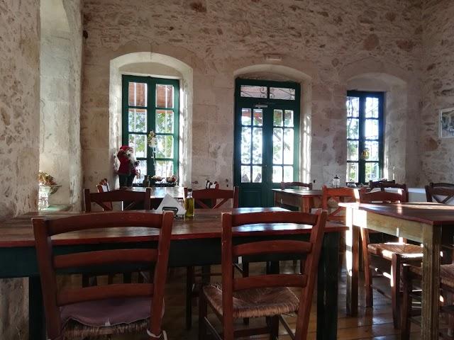 Gavalianos Kafenes Monica's Tavern