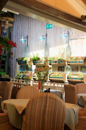 Zepos Restaurant