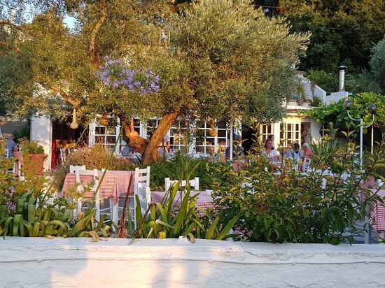Taverna Stathis-Lia