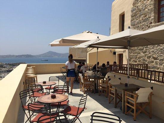 1739 Terrasse Cafe