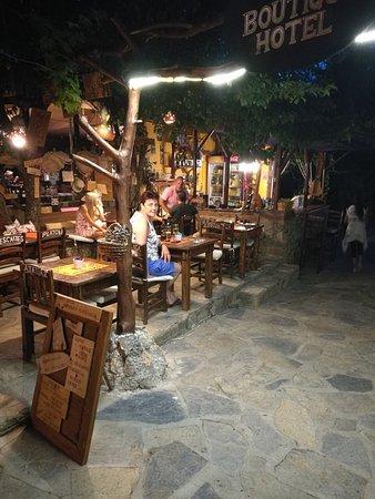 Dukha's Snack Bar