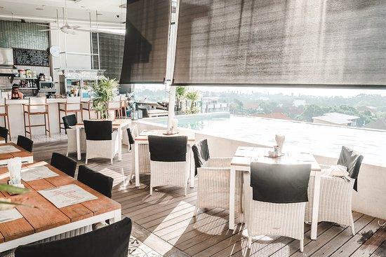 Lounge Bar & Restaurant