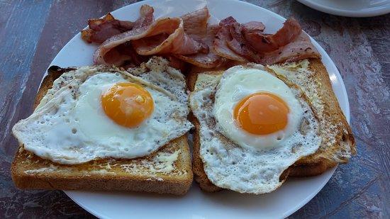3 Galahs cafe