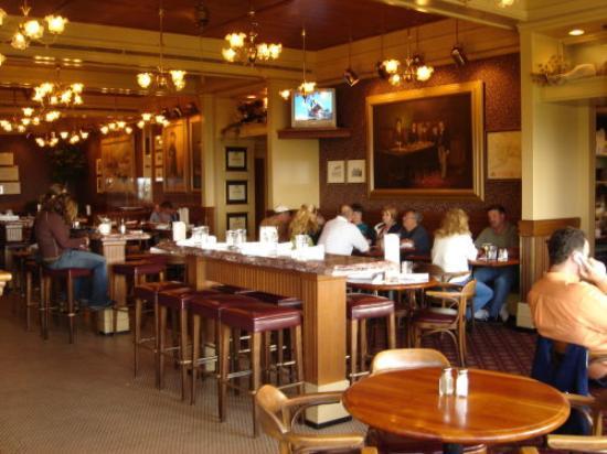 Simon & Seafort's Saloon & Grill