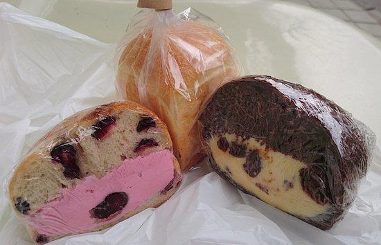 Trois