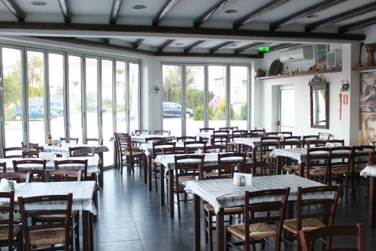 Apantisi Family Tavern