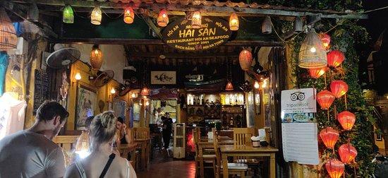 Hai San Tupi Song