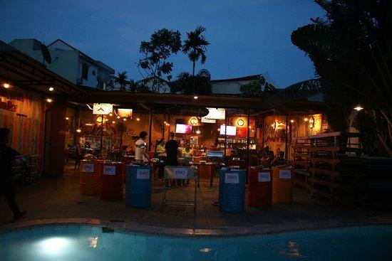 Sunflower Bar & Restaurant