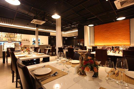 Aris Bistro