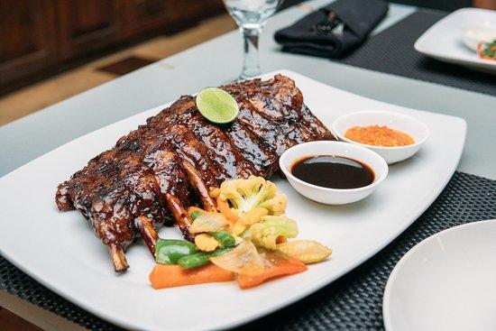 Mr. Bob Bar and Grill Batu Belig