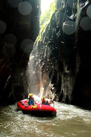 Fantasi Ayung Rafting