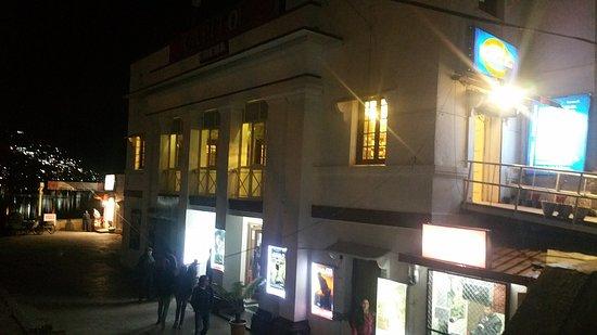 New Capitol Cinema