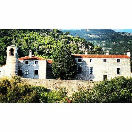 Manastir Podostrog