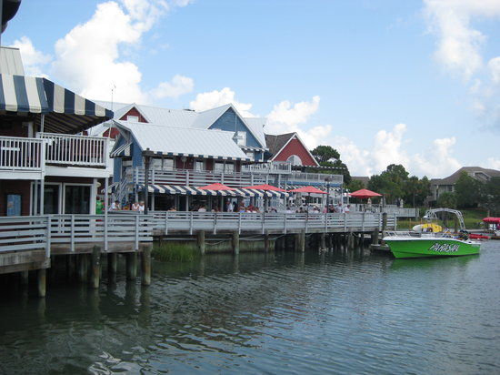 Land's End Tavern
