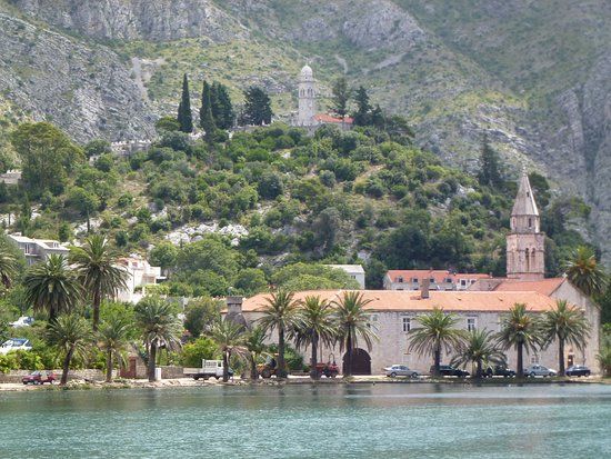 Franjevacki Samostan I Rkt. Crkva Pohodenja Marijina