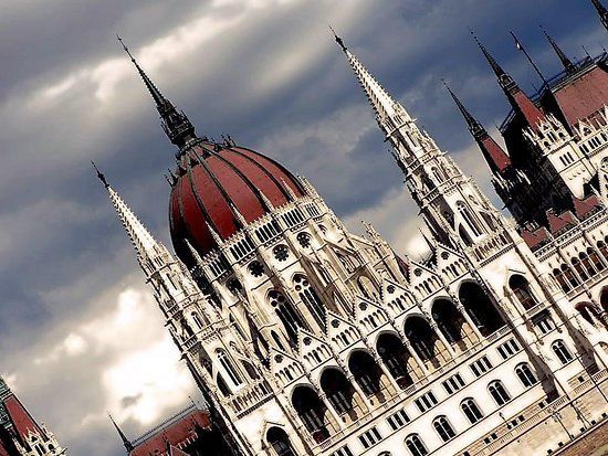 Hungarian Promenade Ltd