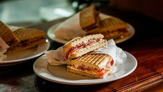 La Taverna Italian Cafè & Pizzeria