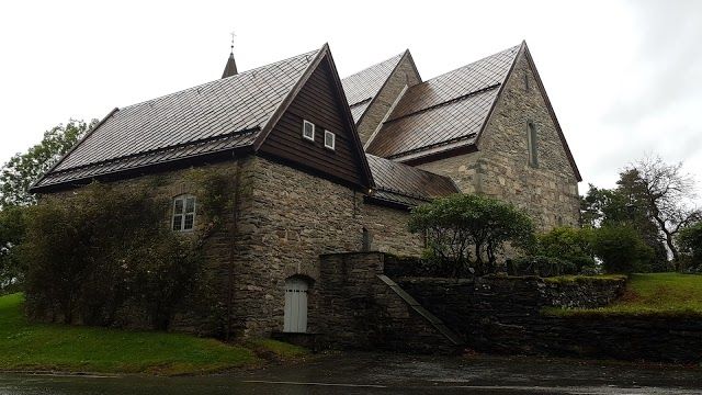 Fana kyrka