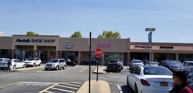 Lake Success Shopping Center