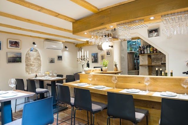 Oyster & Sushi Bar Bota