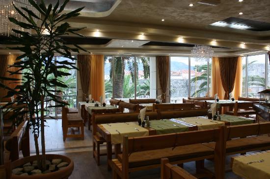 Steakhouse & Wine Bar
