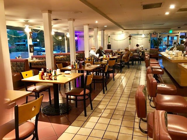 Rick's Restaurant & Bakery