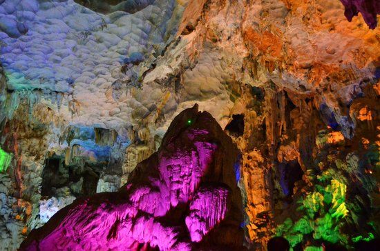 Thien Cung-grotten