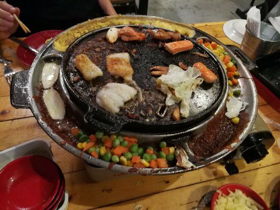 Sam Gyub Sal by Lobster Bucket