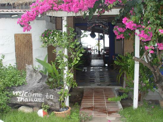The White Pearl Beach Club